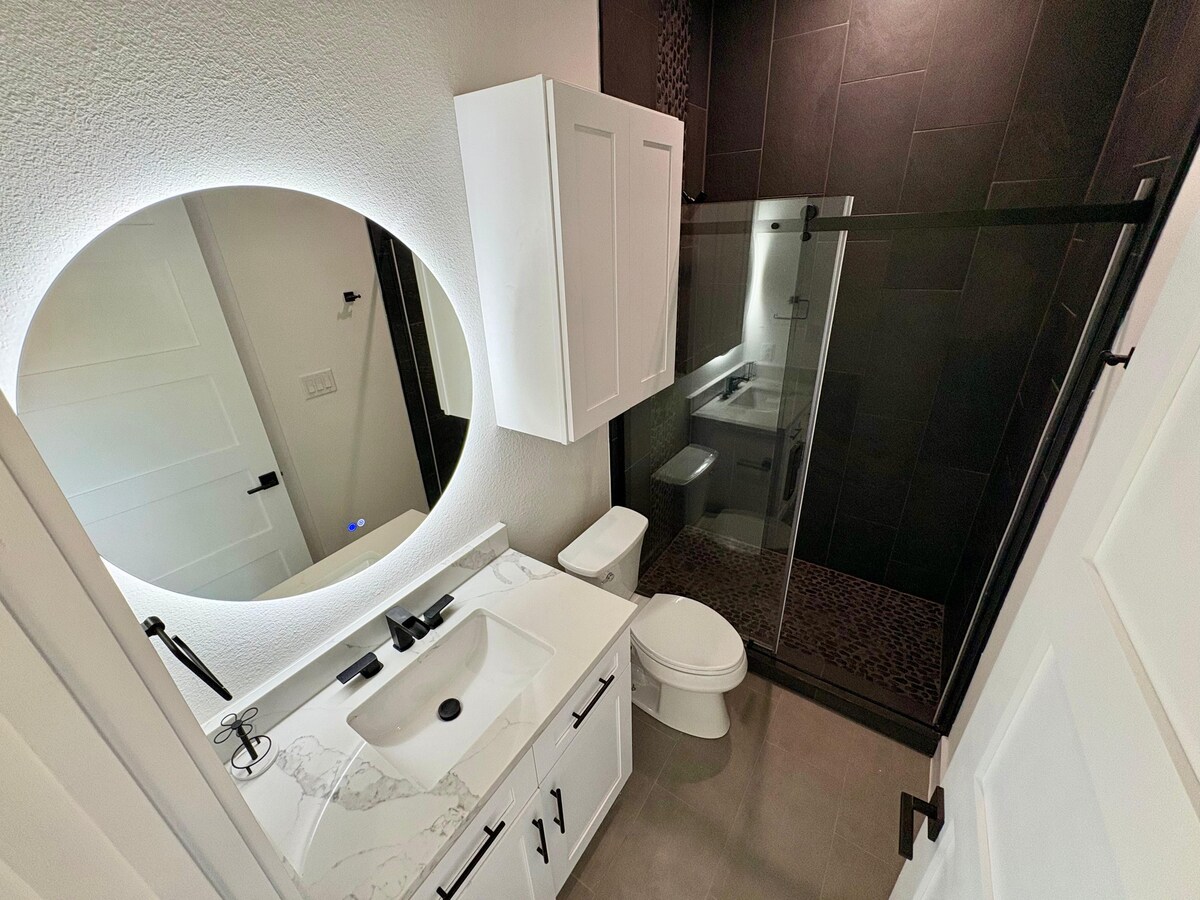 South Austin Rental - 2BR | 15 min to Downtown