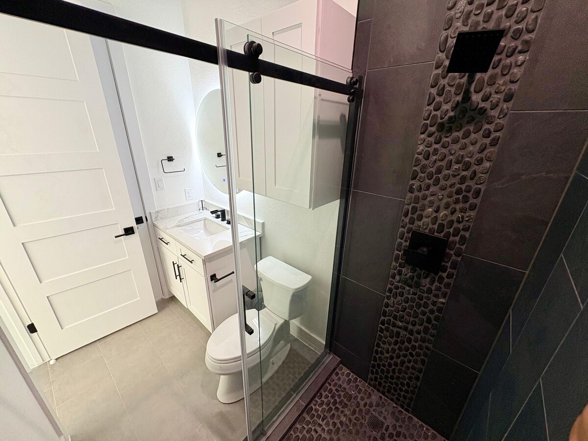 South Austin Rental - 2BR | 15 min to Downtown