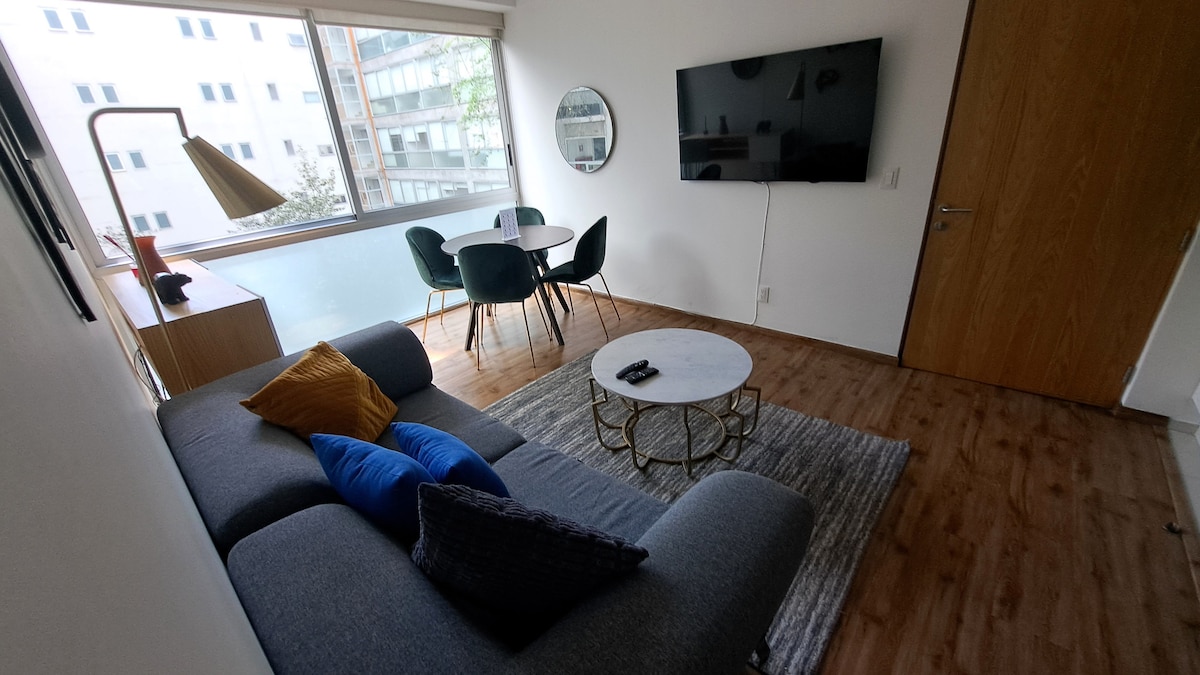 Anuncio de Airbnb popular: Super Chic and Quiet Apartment for 5 Downtown Santa Fe en Santa Fe Peña Blanca
