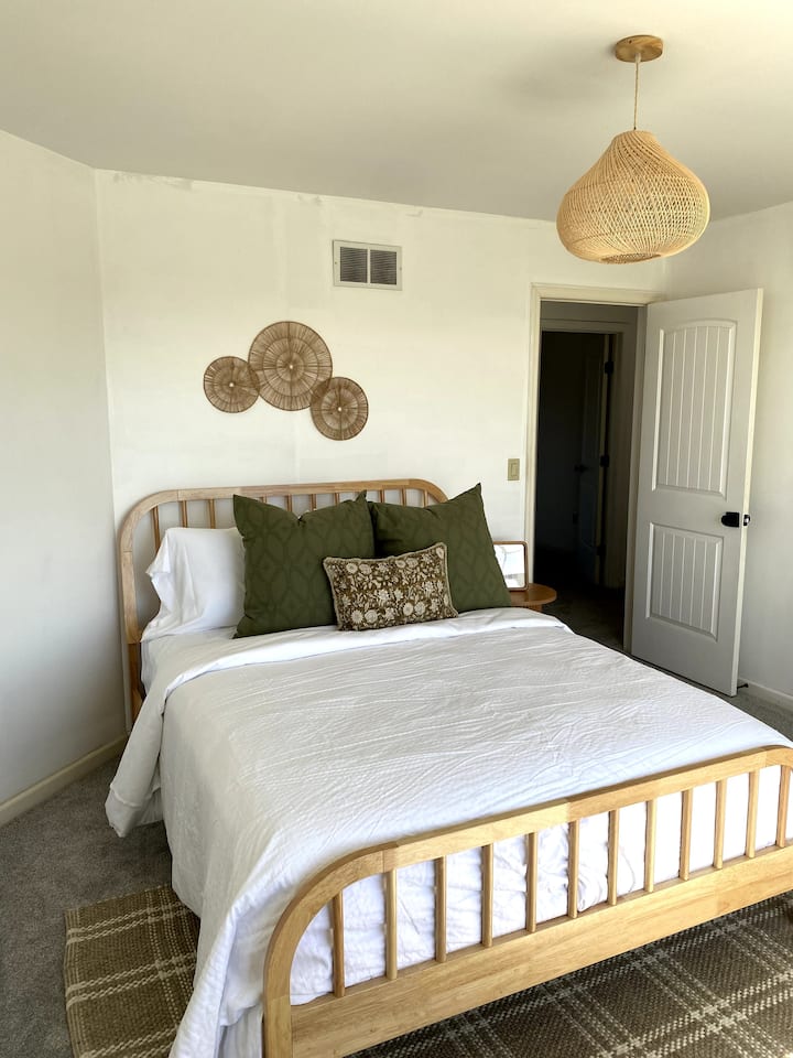 Despiértate con energía y listo para el aire de montaña de Tioga.