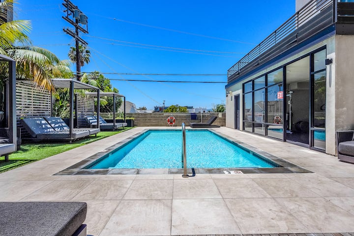 Elegant Gillis House with Pool and Gym - Apartments for Rent in Los ...