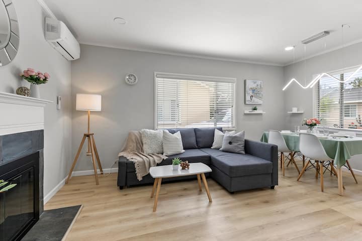 Jane's Home (V4) | Upgraded Cottage W Garage+hvac - Redwood City, CA