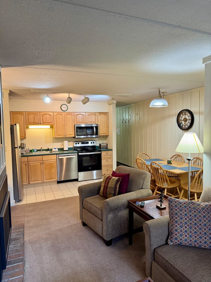 2br Escape | Pool, Golf, Hiking & Nature Nearby - Vermont