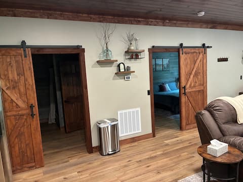 Top performing Airbnb: Little River Barnhouse - Intimate Retreat in Townsend