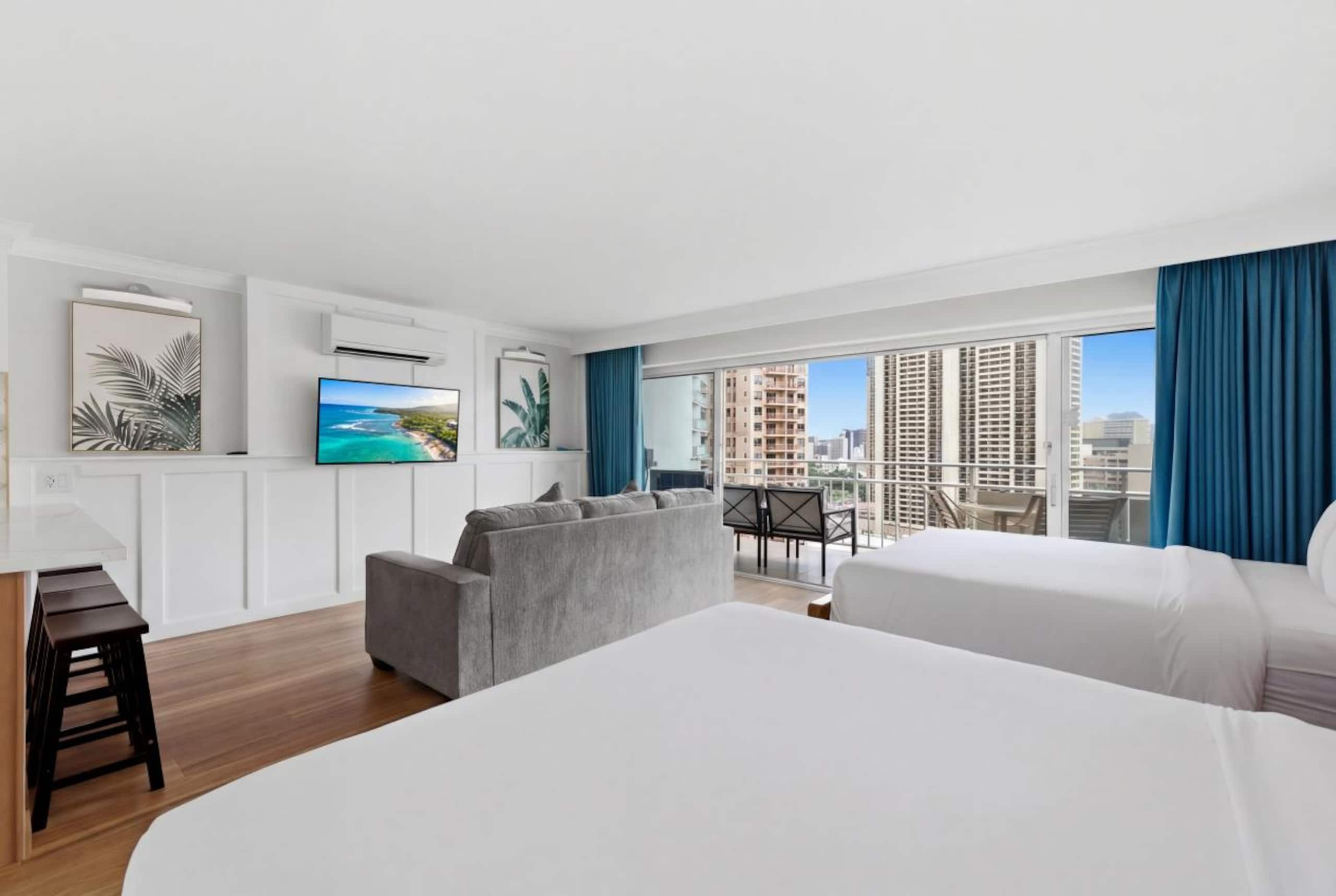 Condo in Honolulu · ★4.96 · 1 bedroom · 3 beds · 1 private bath - Image 1