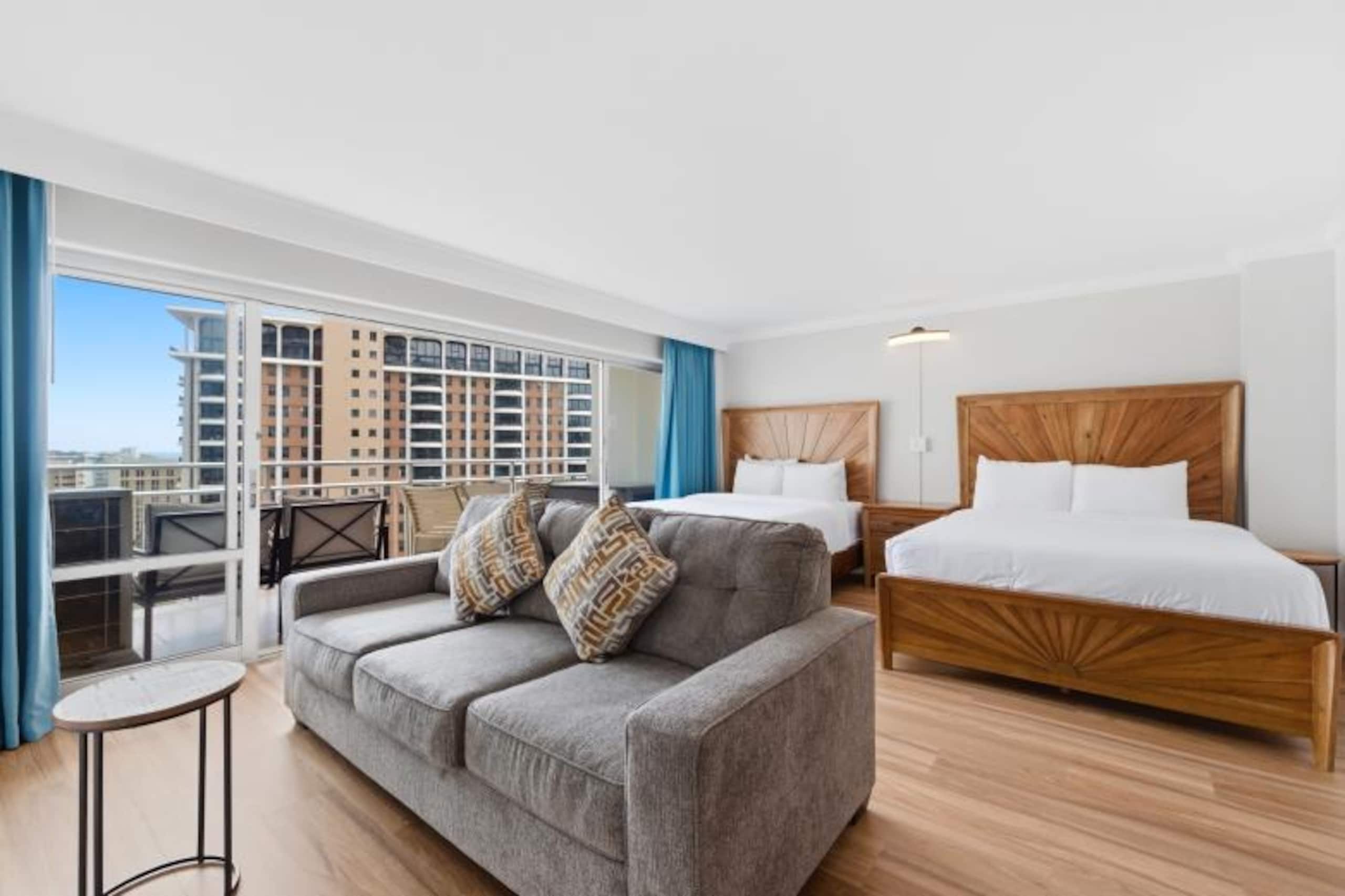 Condo in Honolulu · ★4.96 · 1 bedroom · 3 beds · 1 private bath - Image 2