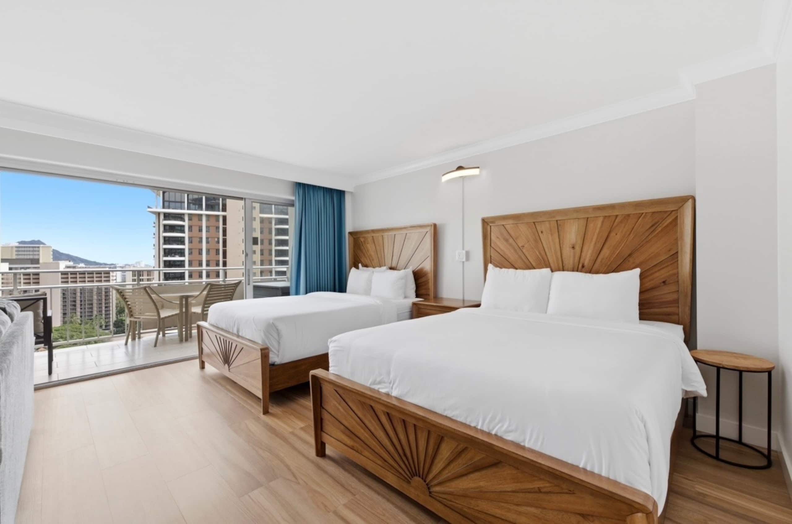 Condo in Honolulu · ★4.96 · 1 bedroom · 3 beds · 1 private bath - Image 11