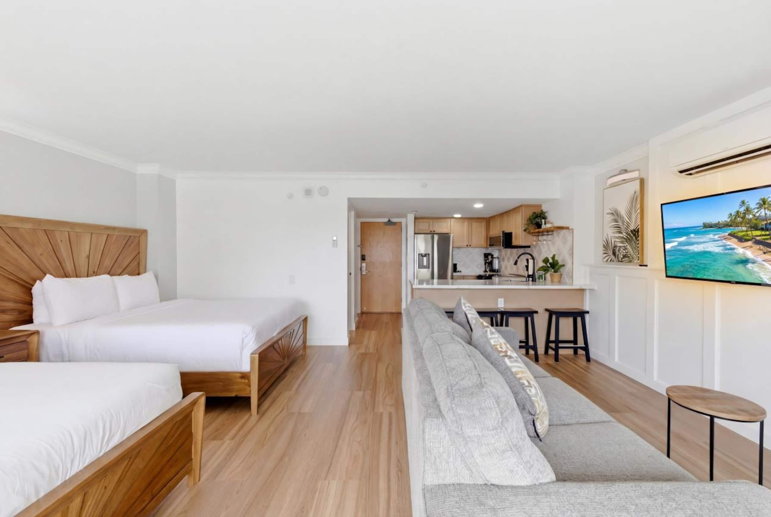 Condo in Honolulu · ★4.96 · 1 bedroom · 3 beds · 1 private bath - Image 15