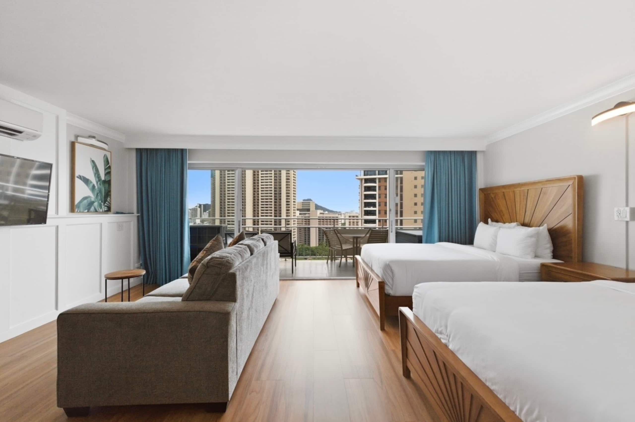 Condo in Honolulu · ★4.96 · 1 bedroom · 3 beds · 1 private bath - Image 14