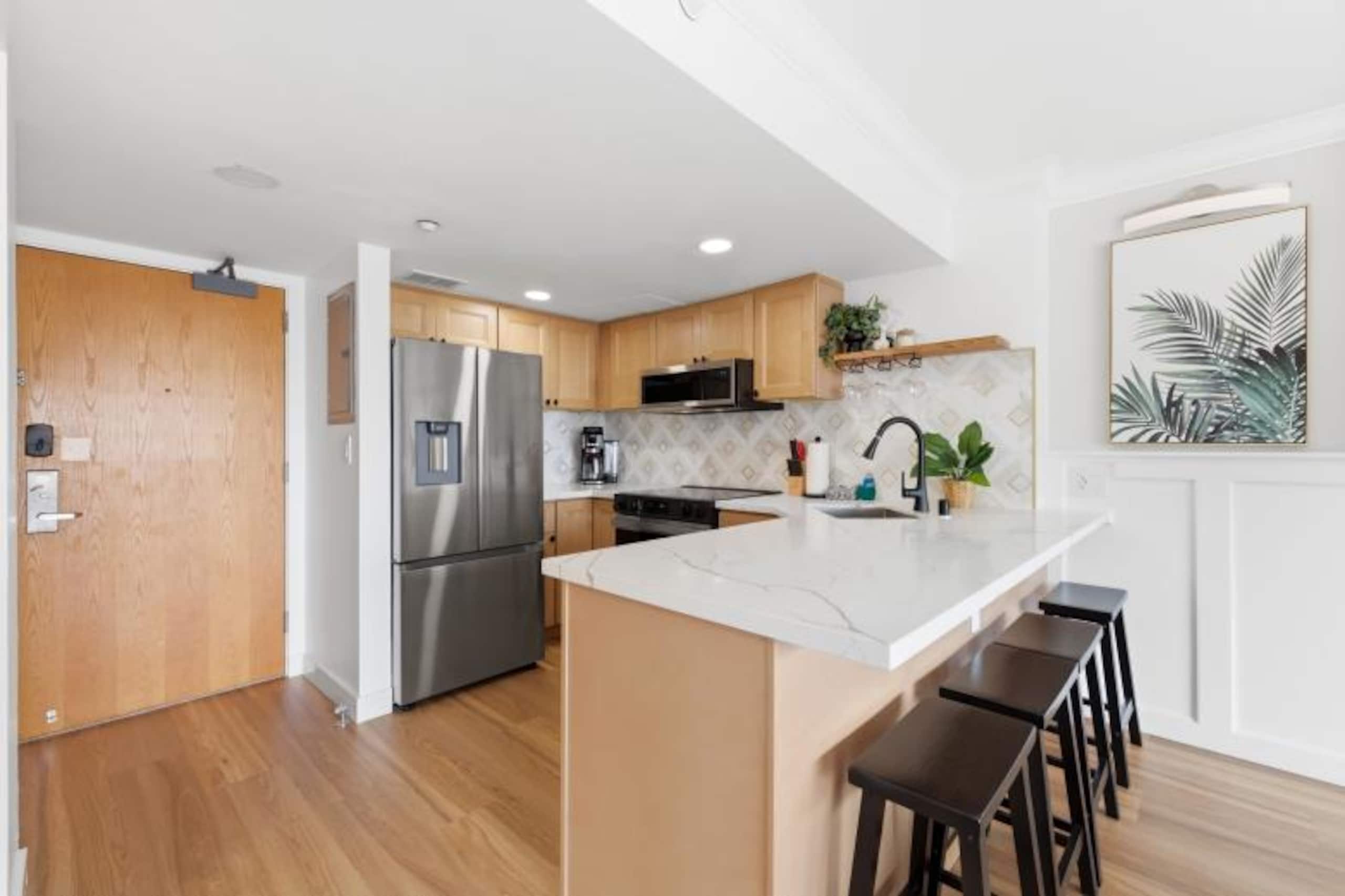 Condo in Honolulu · ★4.96 · 1 bedroom · 3 beds · 1 private bath - Image 7