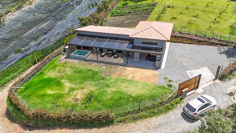 Monteverde Estate/Jacuzzi/BBQ/3 BTH- El Carmen de V