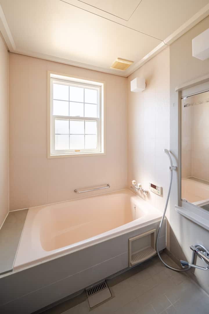 バスの給湯器も新品に交換しましたので、安心してご使用いただけます。（2026年2月）