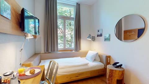 Top Airbnb: Single hotel room - Alpenblick Bern - 149 in Spitalacker