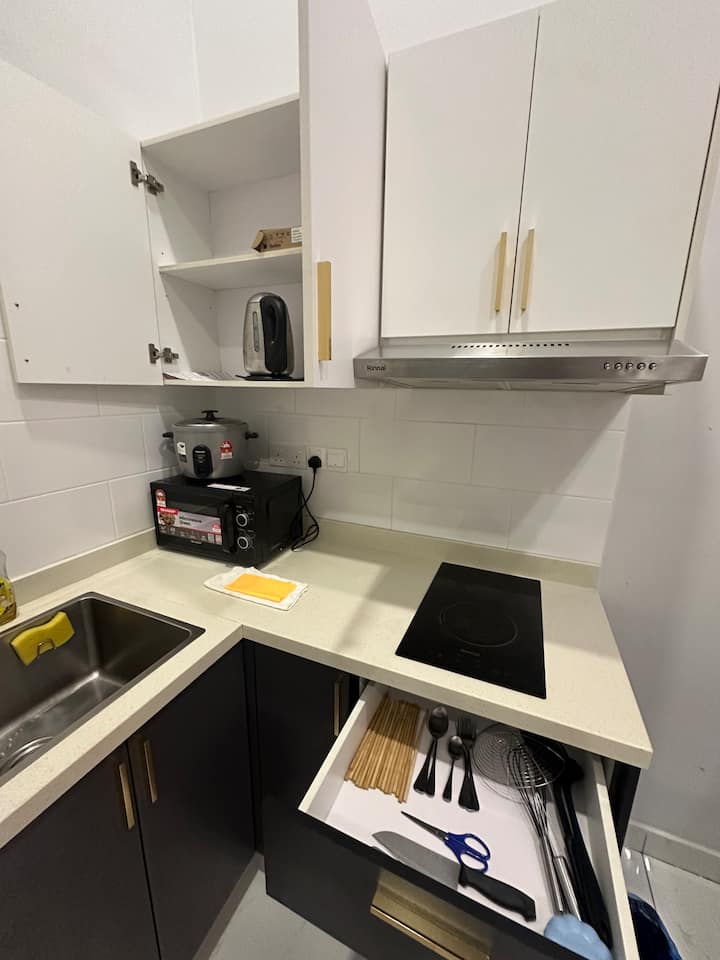 Luxury 3br Duplex @Mrt Station Concise And Modern - Kuala Lumpur