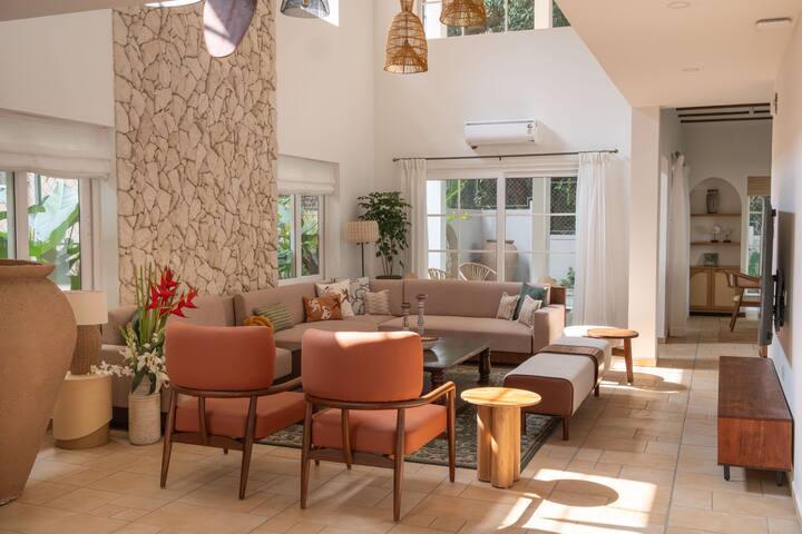 Living room image 4