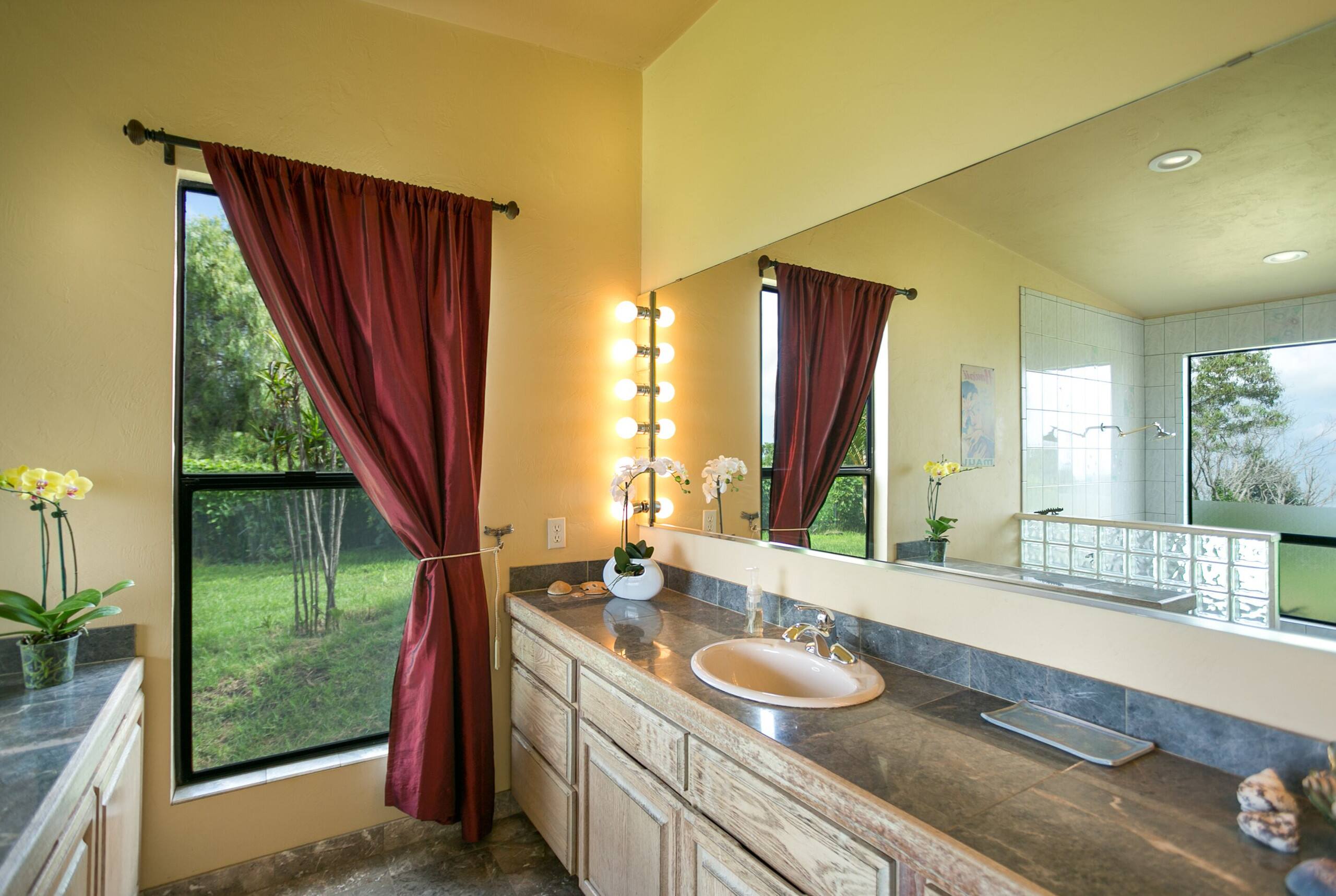 Home in Kula · ★5.0 · 3 bedrooms · 4 beds · 2 baths - Photo 14