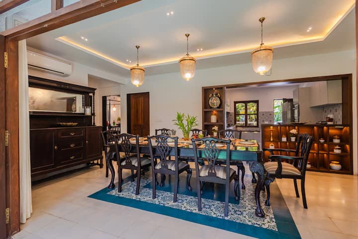 Dining area image 2