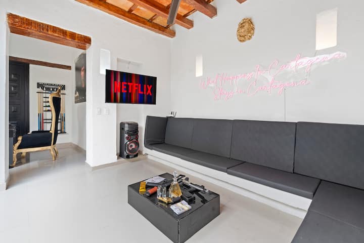 The Cartel Clubhouse! - Cartagena