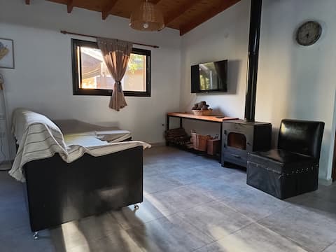Anuncio de Airbnb popular: Large house with 4 rooms, a kitchen and a grill. en Costa Del Este