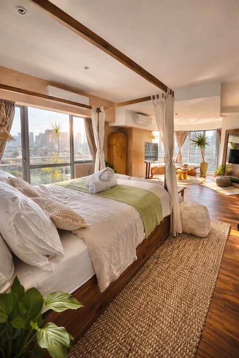 Bespoke "Urban Treehouse" w/ Massage Chair & Pool