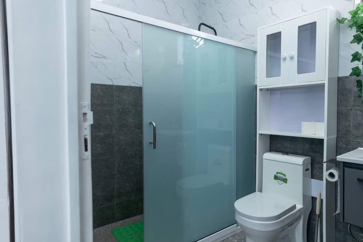 BBB NATION OASIS · 6BR Home, Balcony & Rooftop · Full bathroom 4