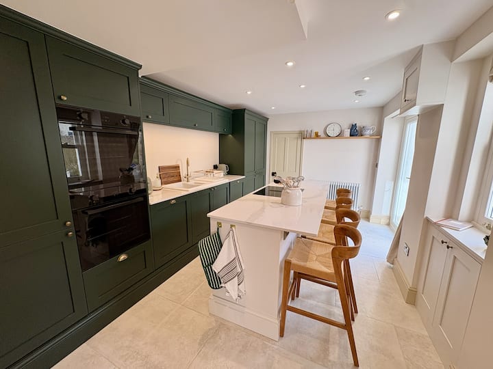Renovated Edwardian Coastal Home In Bude Sleeps 9 - Bude