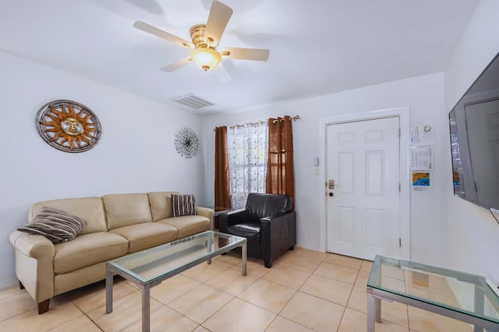 Beachside Getaway: Steps To Sand & Intracoastal! - Indian Rocks Beach, FL