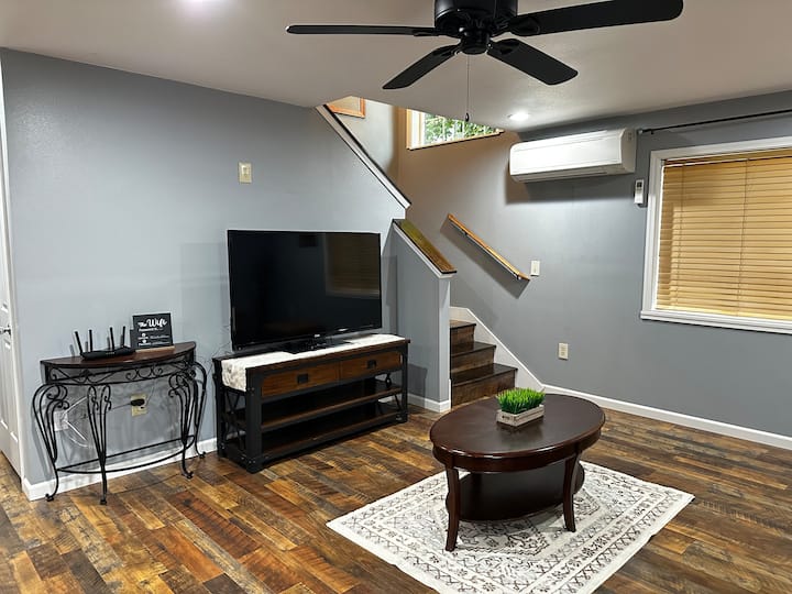 Spacious 3 Bedroom Home In The Heart Of Wenatchee - Wenatchee, WA