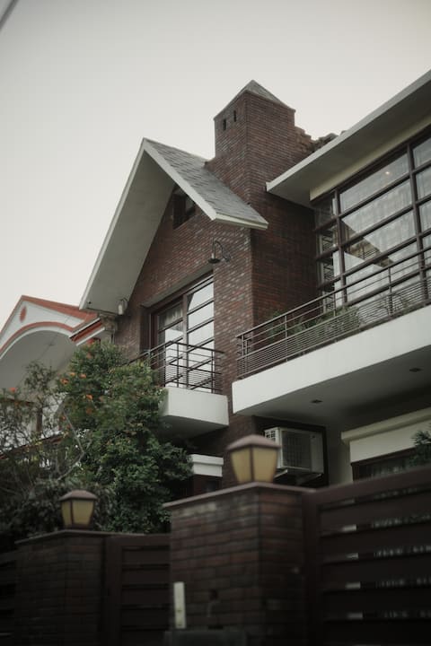 PS Colonel’s Retreat: The Beret Suites (3BHK)