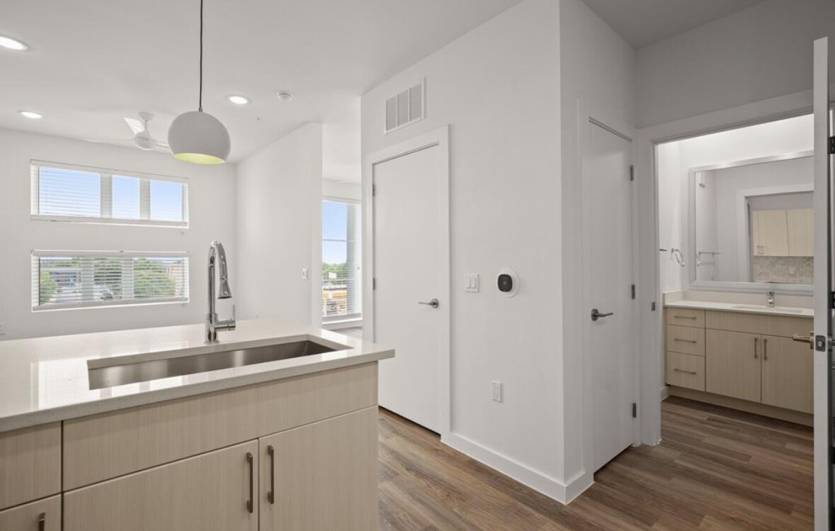 Crestview Apt