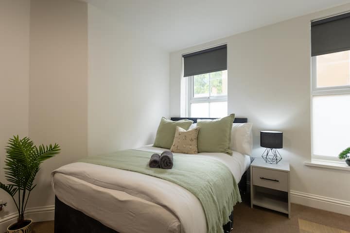 Spacious Studio| Kitchen | Parking | Central Derby - Derby