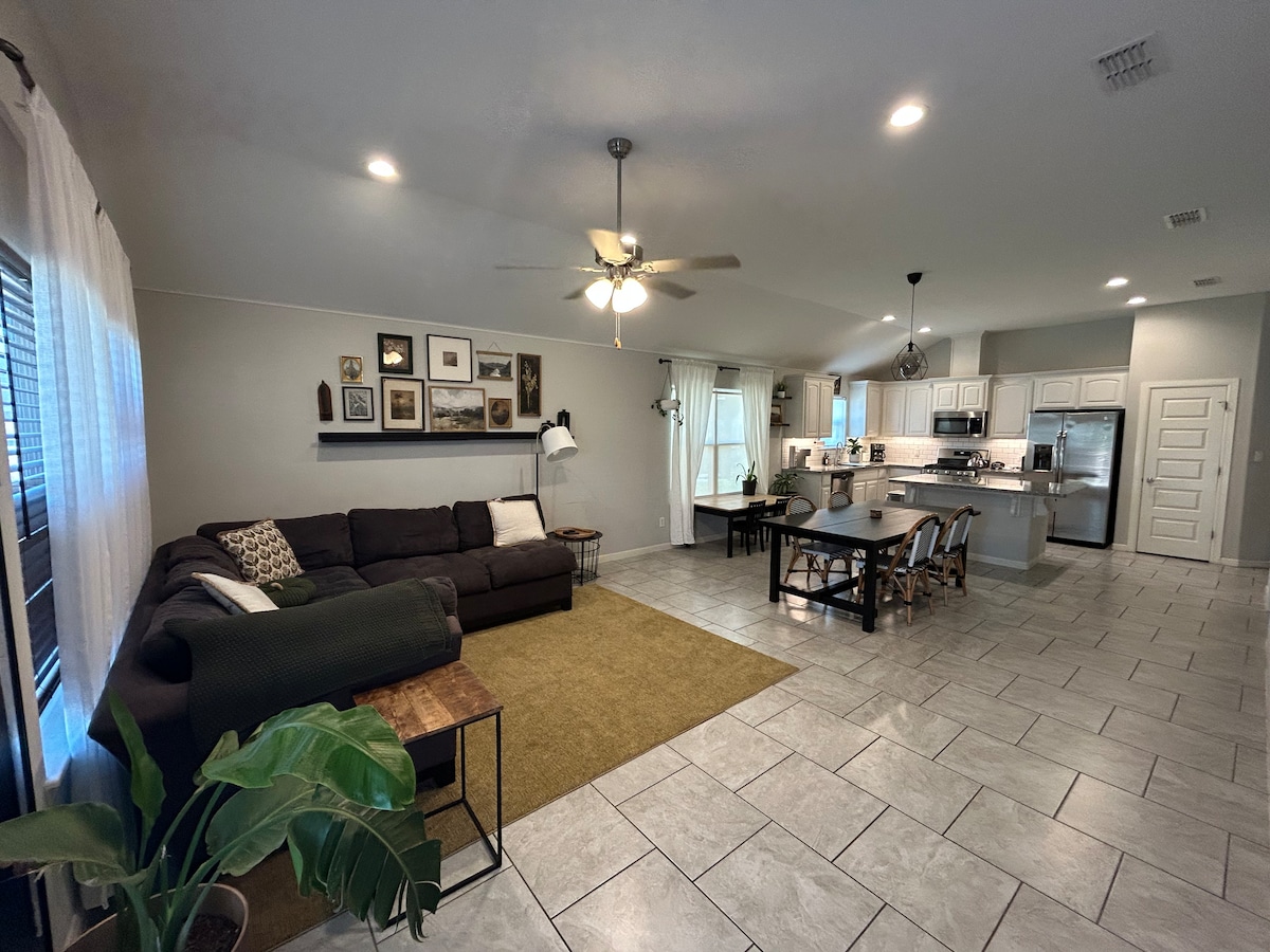 Top Airbnb: Mission Family Home in Mission