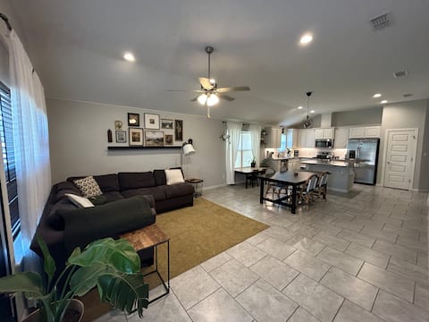 Top Airbnb: Mission Family Home in Mission
