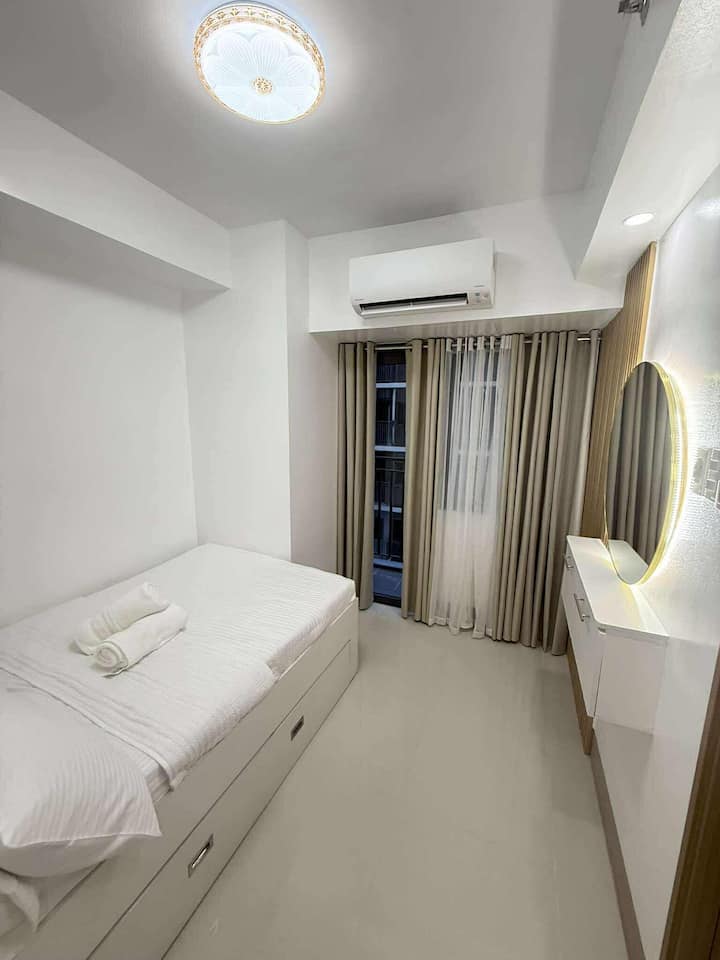 เตียงคู่พร้อมเตียงแบบดึงออกมา