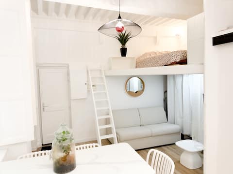 Top Airbnb: Charming studio on the banks of the Saône in Lyon