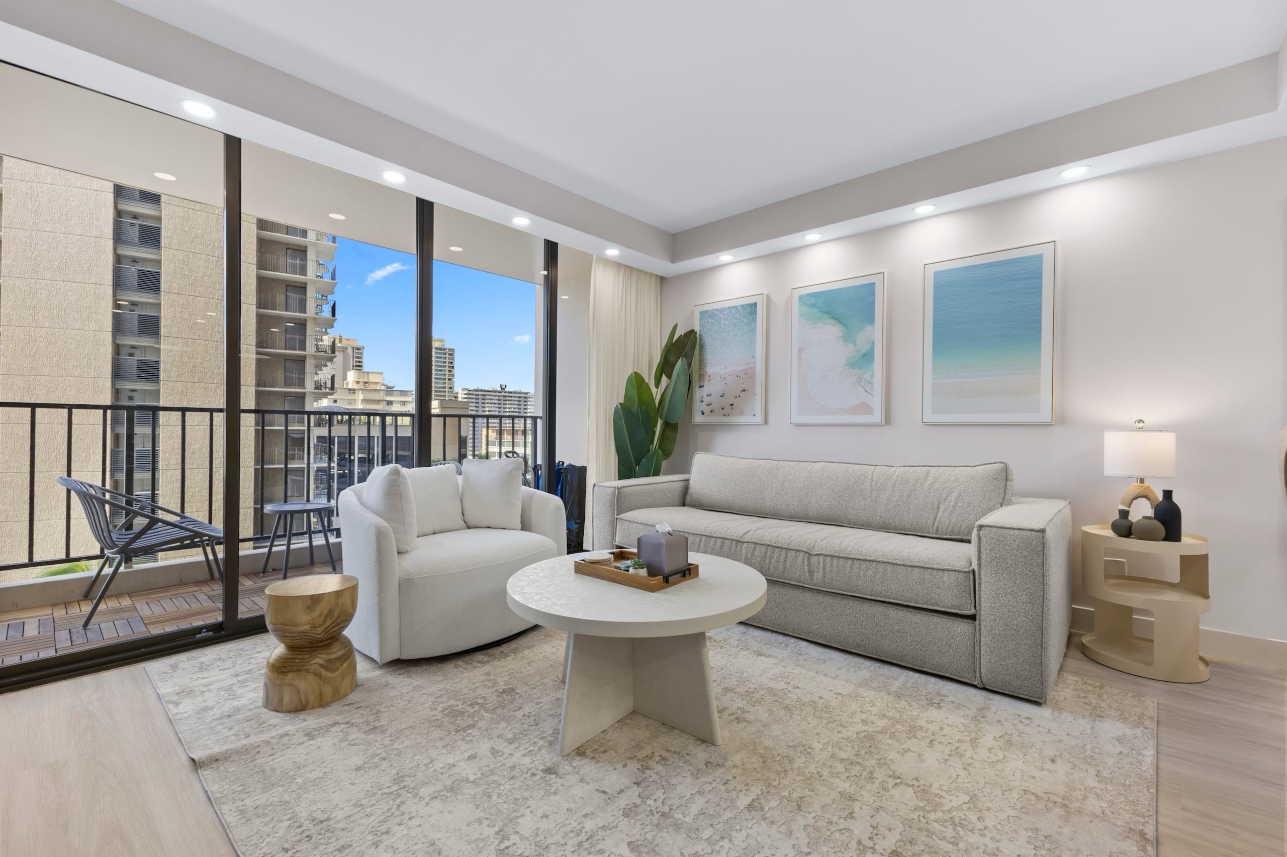 10FL-Upscale Chic 1BR-City & Ocean Views/Parking~ - Image 3