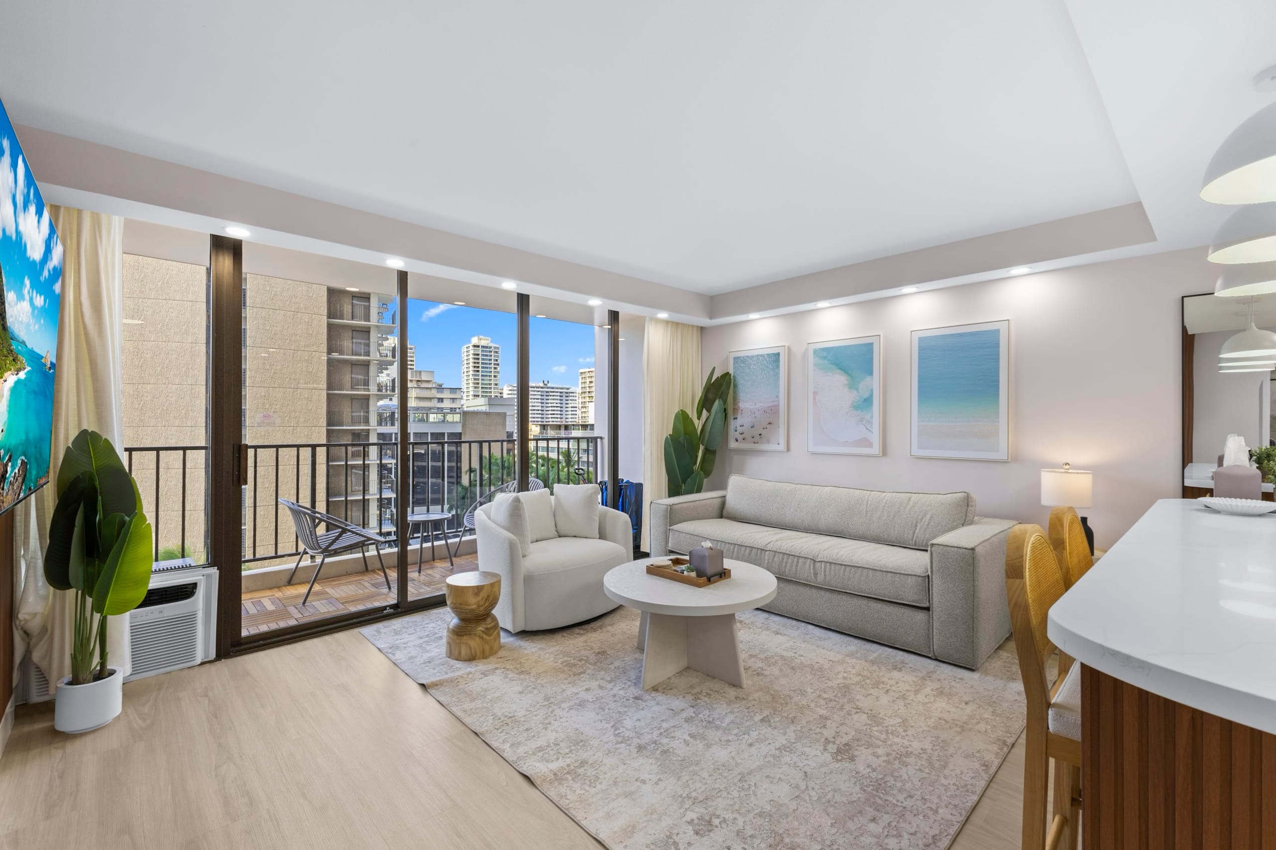 10FL-Upscale Chic 1BR-City & Ocean Views/Parking~ - Image 1