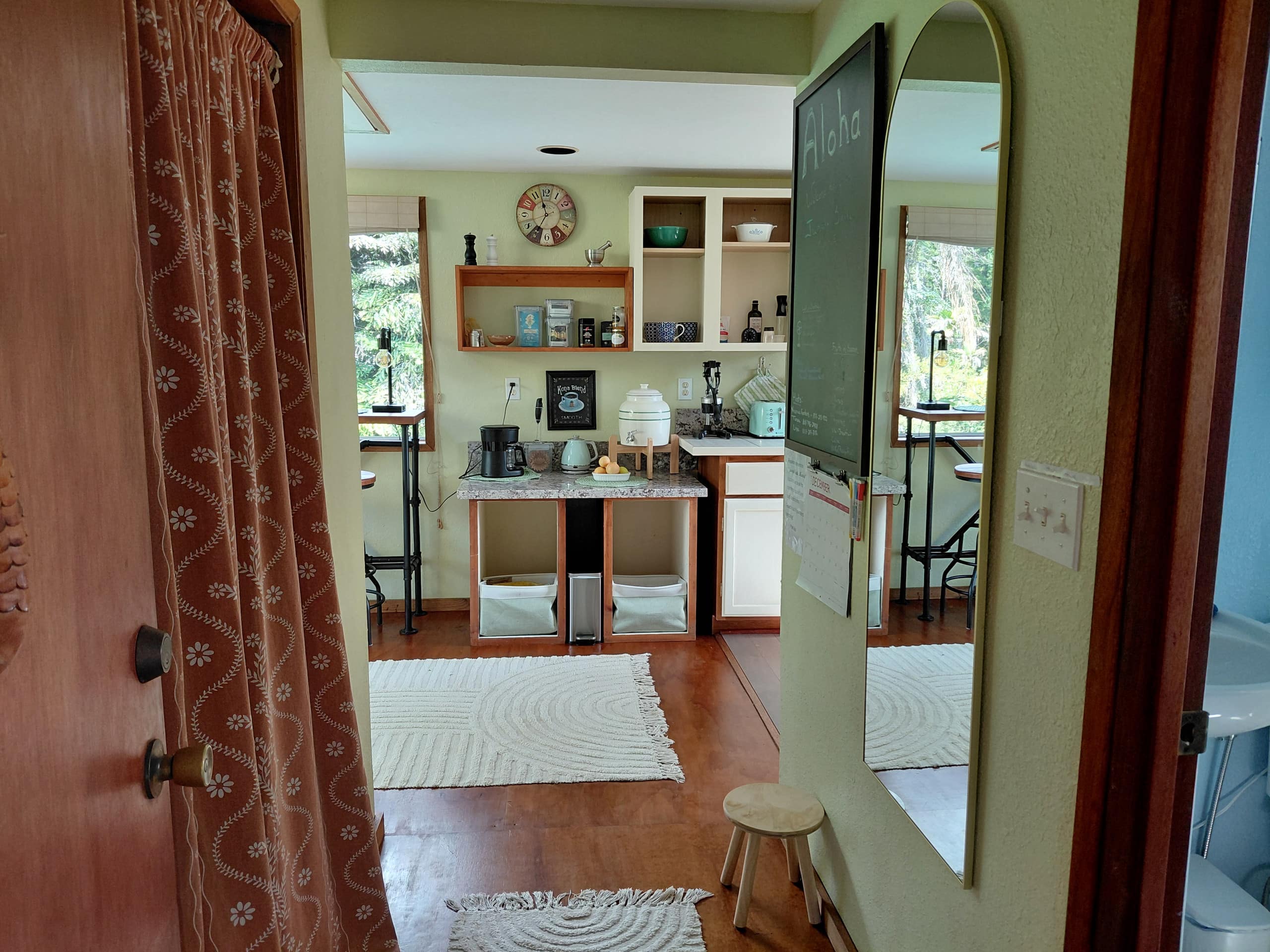 Jungle top suite nature escape ~ two king beds - Image 17