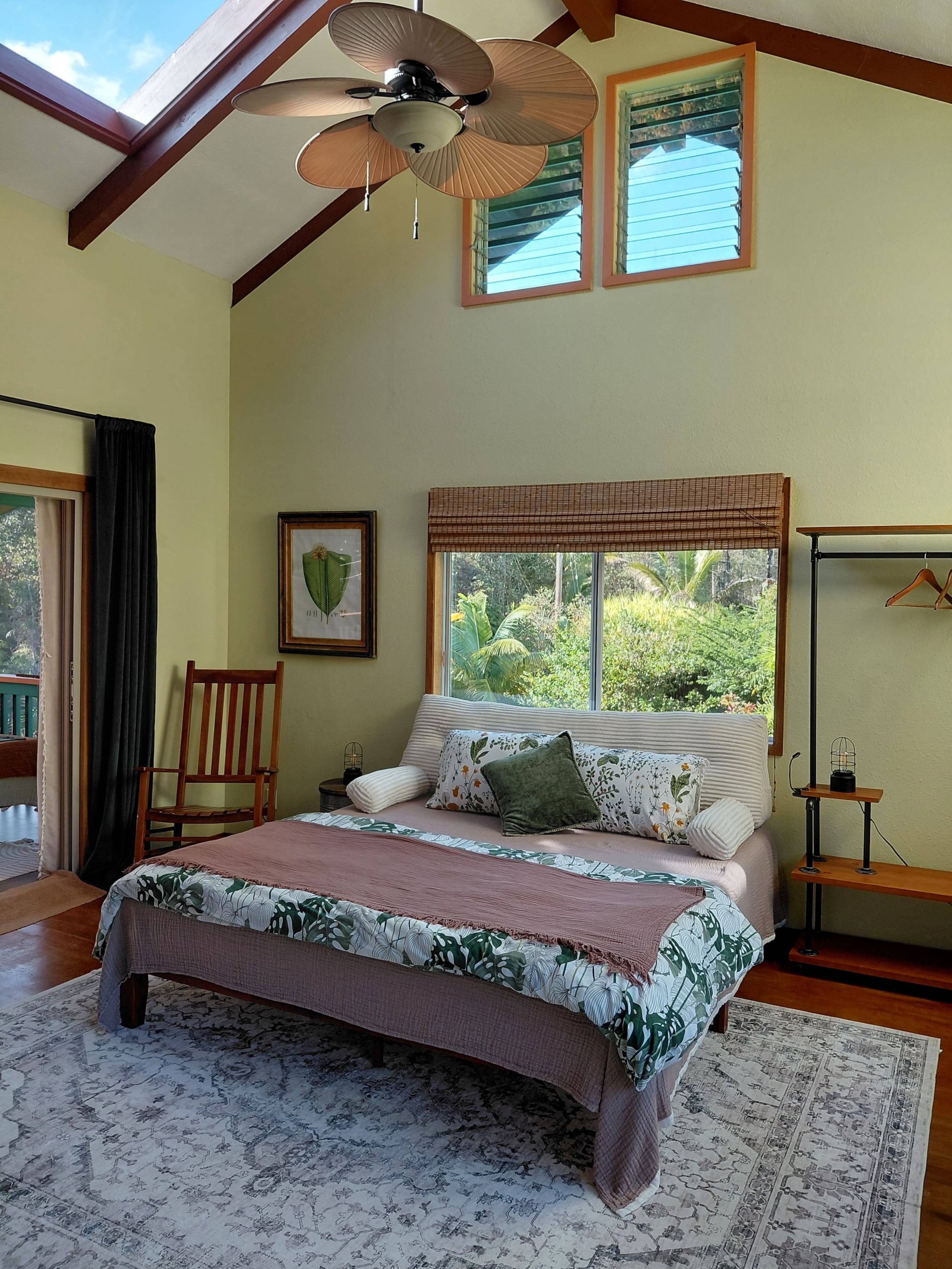 Jungle top suite nature escape ~ two king beds - Image 2