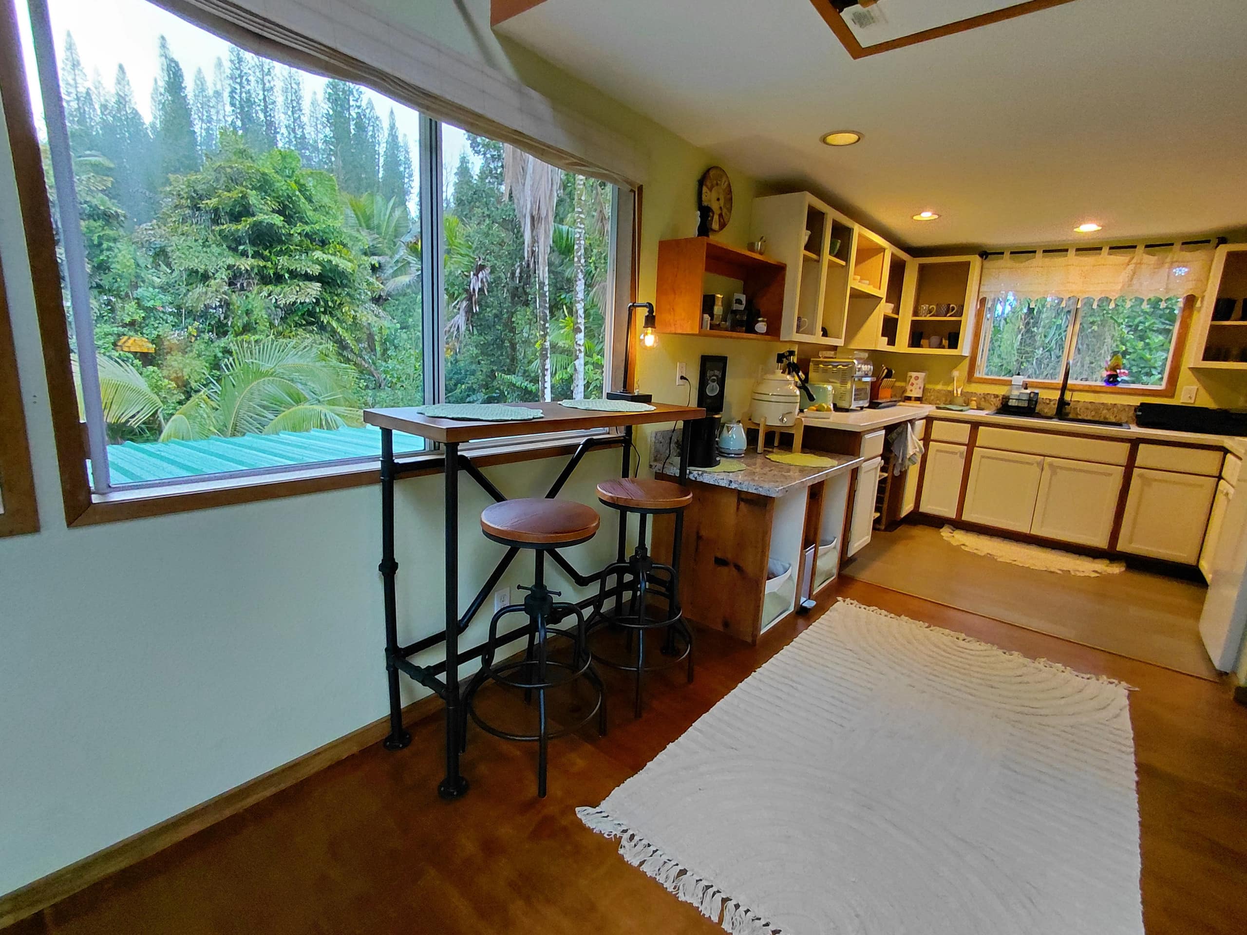 Jungle top suite nature escape ~ two king beds - Image 24