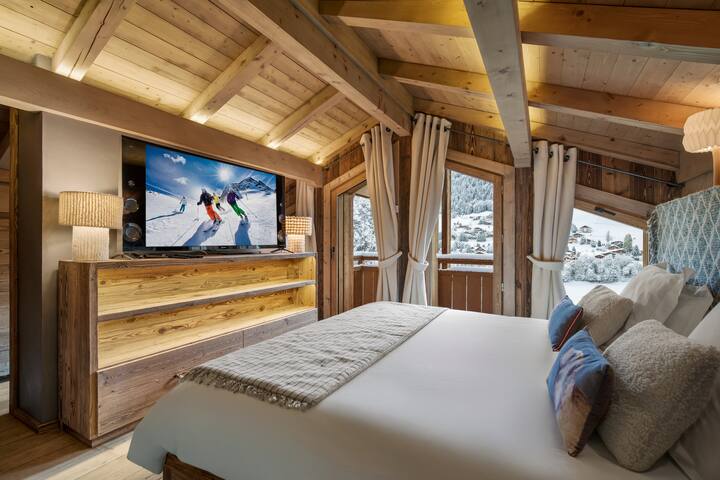 Luxury Chalet Fireplace, Mountain View