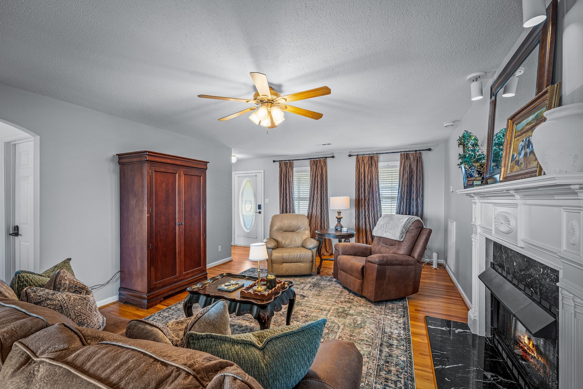 Popular Airbnb listing: High Brow House | Mentone Brow Getaway for 4 in Mentone