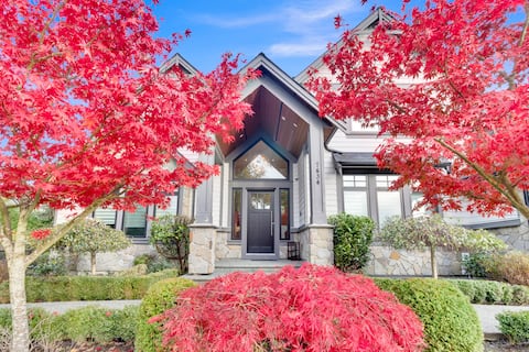 WestCoast Luxury 7BR Home in Langley… Sleeps 19!
