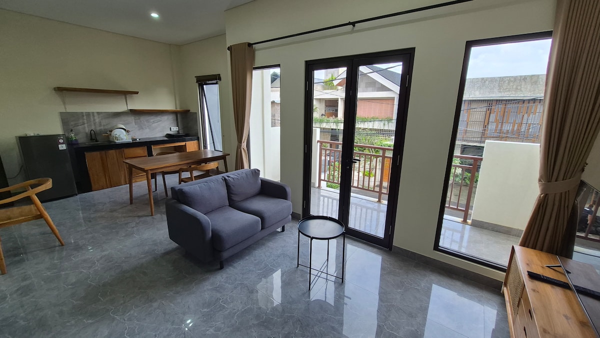 Rental unit in Kuta Utara · 1 bedroom · 1 bed · 1 private bath, comparable Airbnb