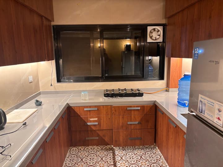 Shri Nath Ji Abode  Wellness Room Stay - Govardhan