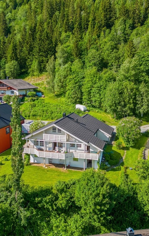 Big house with great views, Mo i Rana