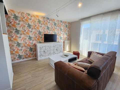 Top performing Airbnb: Cozy 2-bedroom apartment – close to the beach – everything within walking distance in Saint Nazaire