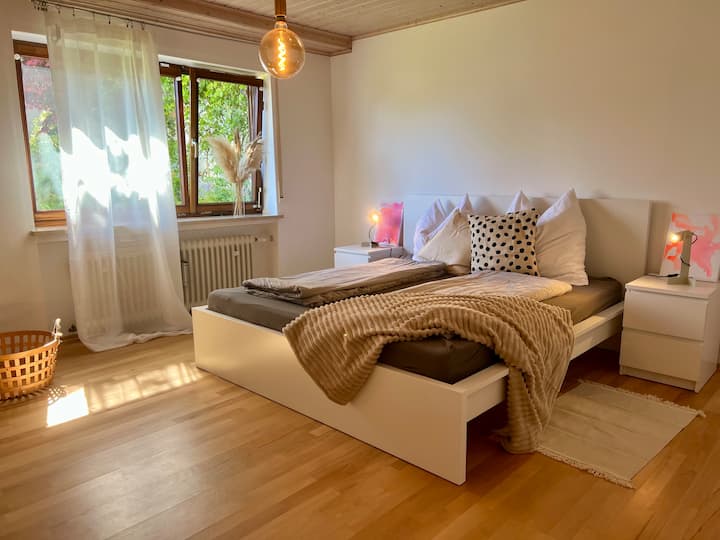Waldnahe Wohnung Mit Beheiztem Wintergarten - Augsburg
