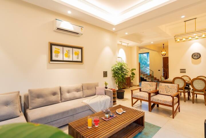 Living room image 5