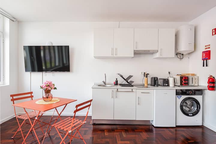 Pink Central Apartment - Funchal